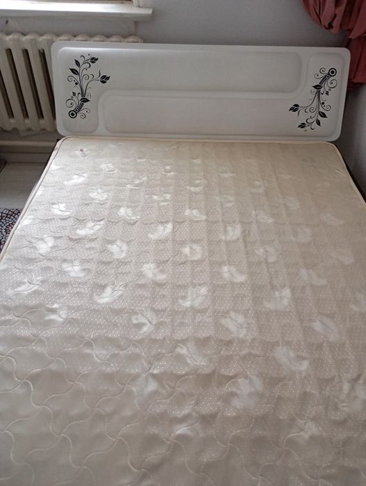 Кровать двухместная