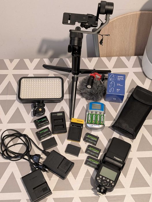 Canon EOS 850D impecabil