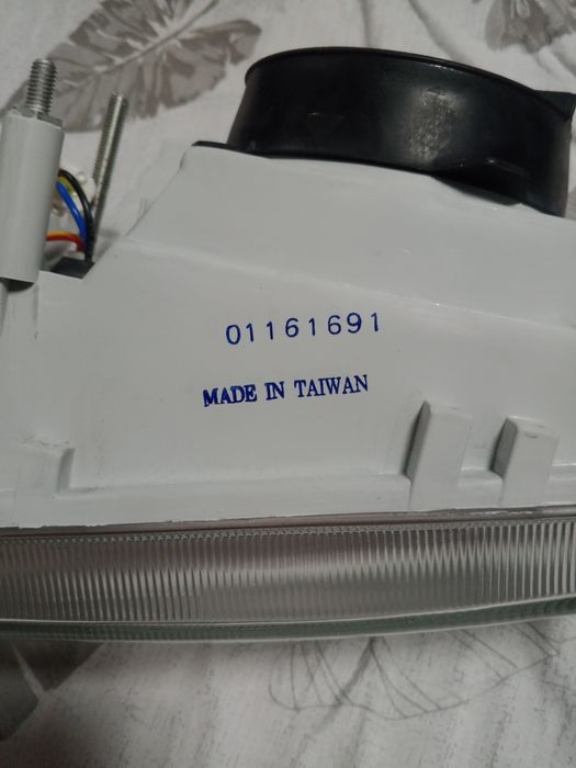 Продам фары  Ниссан примера