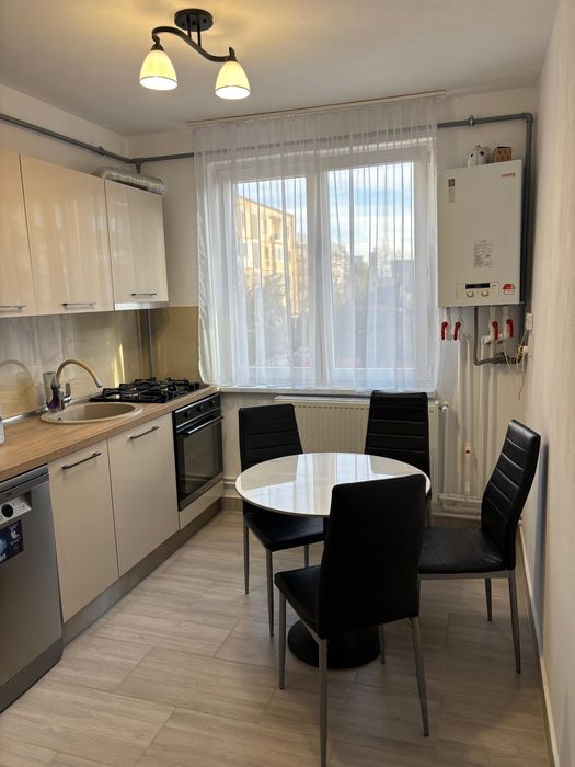 Inchiriez apartament ultracentral (47 mp+balcon)