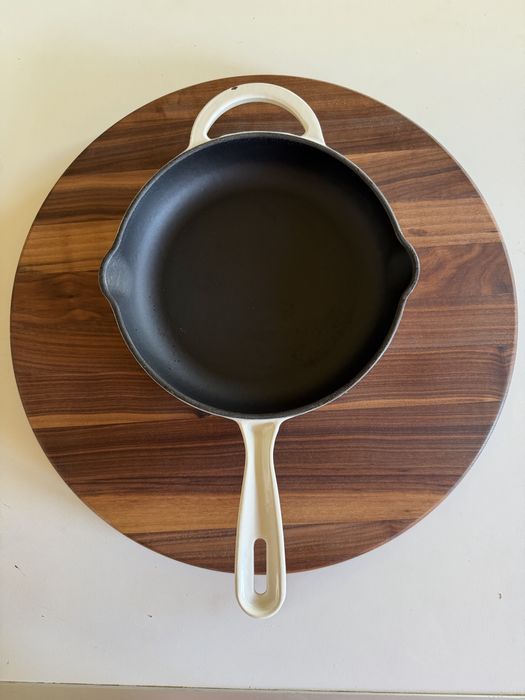 НАМАЛЕНИЕ!!! Чугунен тиган с емайлирано покритие 24 см.