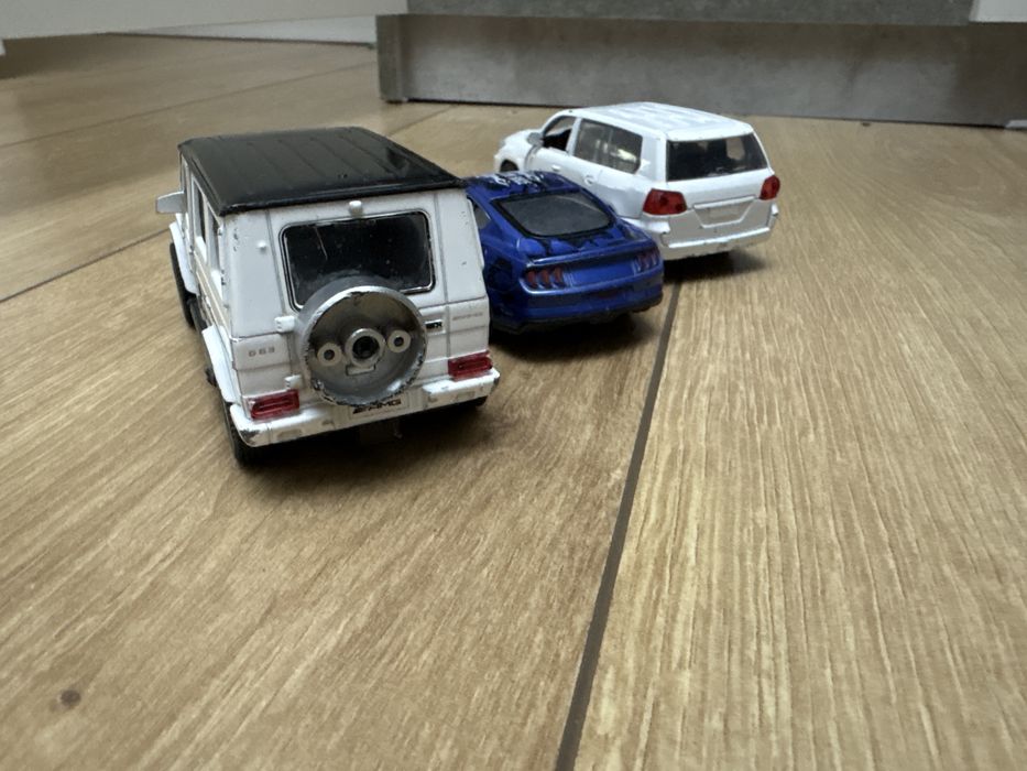 Машинки металлические