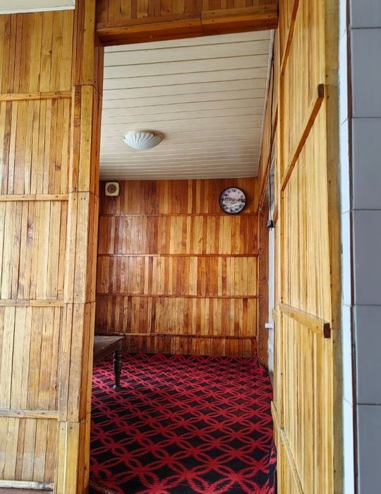 Qoraqamish 2.4 3xona 3etaj 4etajli 400$ oilaga