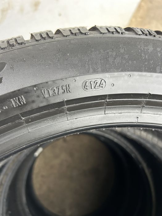 235 50 20 Pireli iarna dot 2024