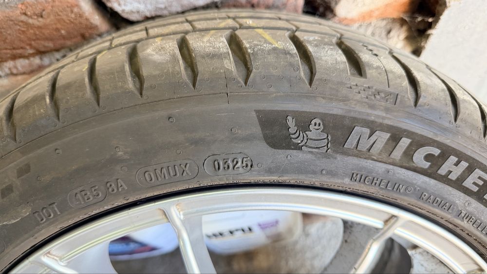 225 45 17 с OZ ultraleggera 17x8J et35