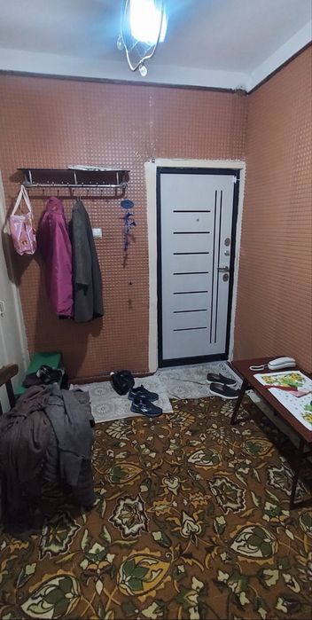 Продается квартира 3 комнатная 10 мкр возле 25 школы