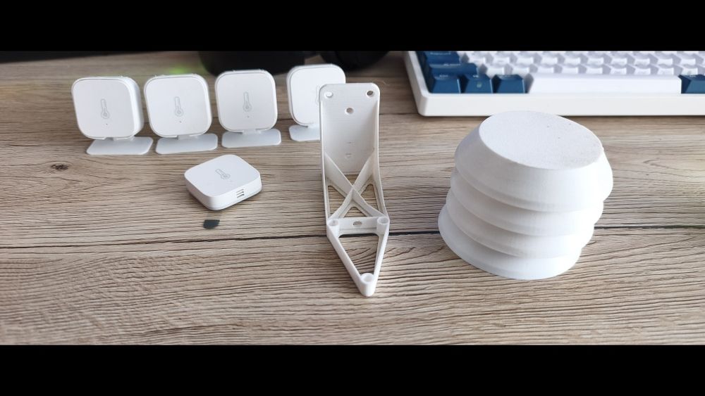 6 бр. Aqara Temperature & Humidity Sensor + 3D стойки и външен корпус