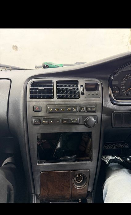 Центральная консоль Марк 2 90