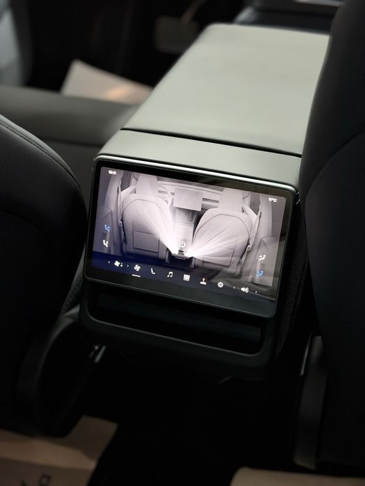 Tesla Model Y 2025 | 3 500 км | RWD | Идеальное состояние