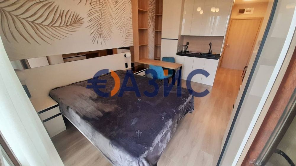 Продава се Едностаен апартамент в Свети Влас - 36 кв.м за 1964 €/кв.м - Снимка #1