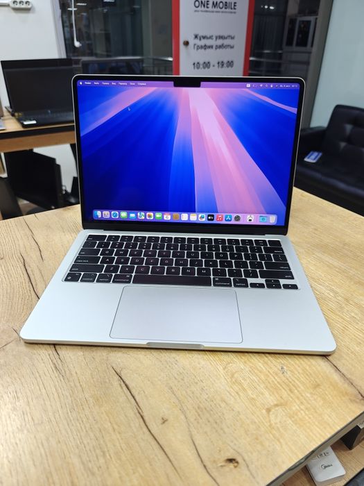 MacBook Air 13 M2 Чип 8/256гб 90% Акб