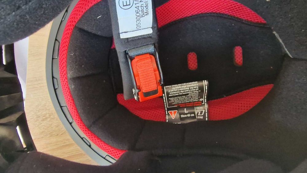 Мотоциклетна каска -LS2 размер - L