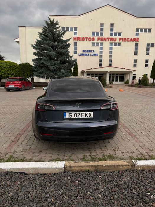 TESLA Model 3 2019 — imagine 3