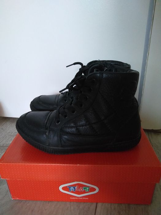 Продам зимние ботинки