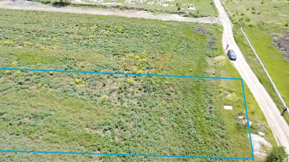 Парцел в Варна, област-с.Езерово площ 9999м2