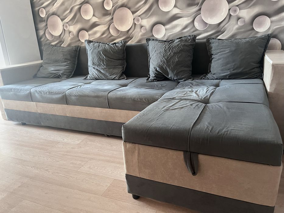 Продам угловой диван темно серого цвета