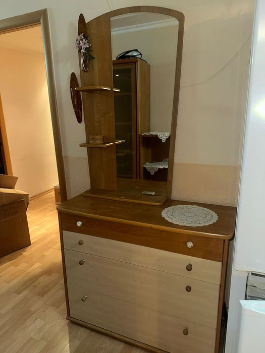 Комод  с зеркалом