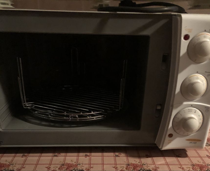 DeLonghi cuptor cu microunde