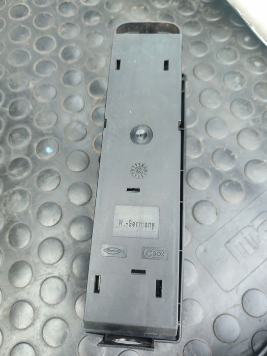 Кассетница на БМВ Е34