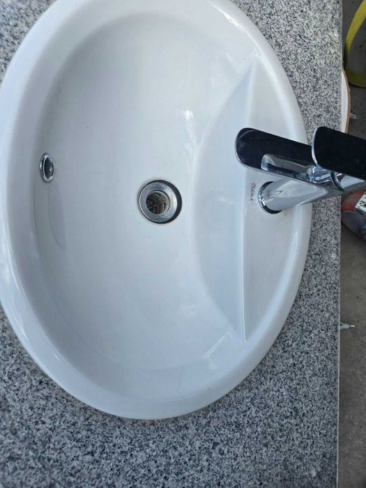 Продавам двойна мивка от естесвен гранит