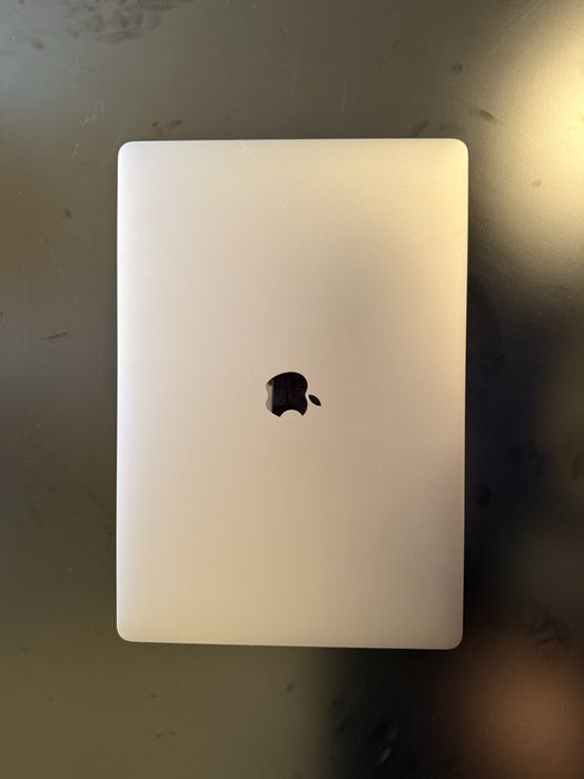 Macbook Pro 15in - Intel 2017, I7 16 GB Ram, 512 SSD