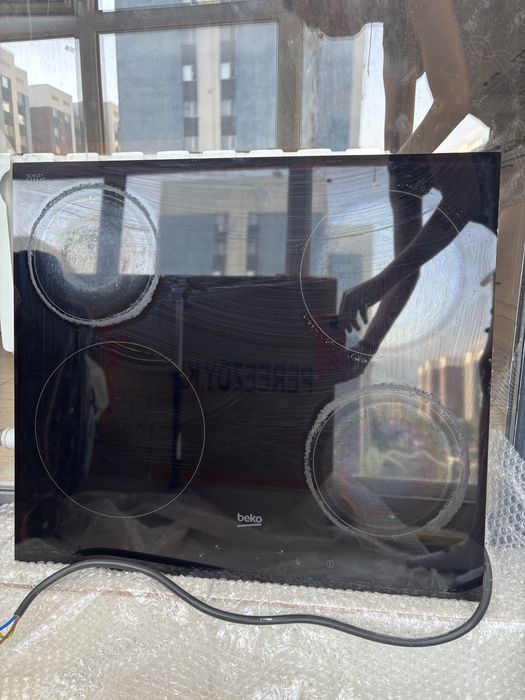 Продам электрическую плиту Beko.