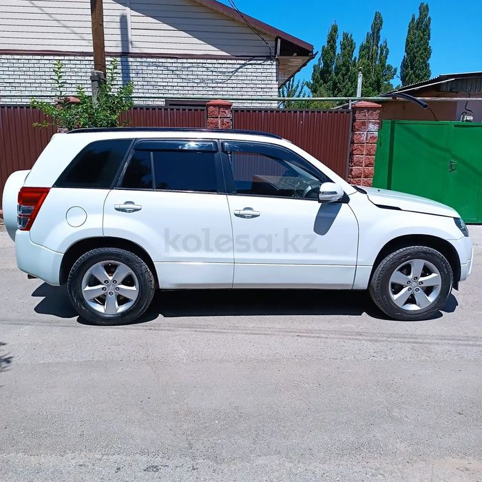 Продам  Suzuki Grand Vitara 2010