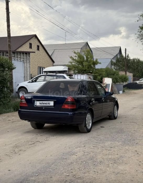 Mercedes-Benz C 180