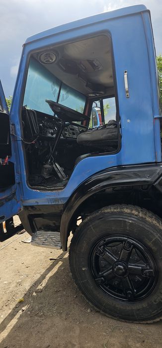 Kamaz sotiladi..