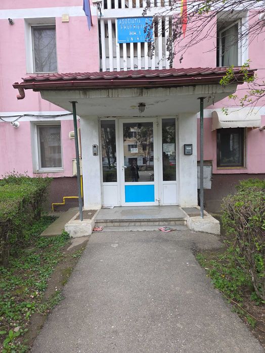 Vand apartament 2 camere in zona centrala,strada Unirii,langa Gradinita Teddy si Scoala Gimnaziala Alexandru Stefulescu!