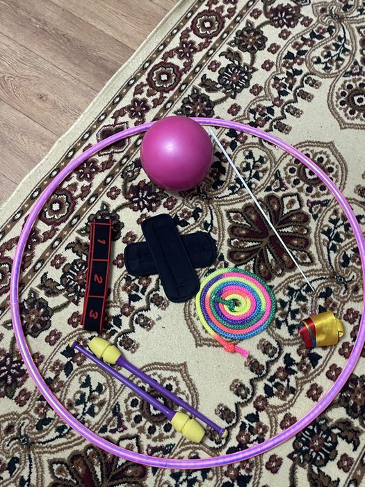 Продам гимнастические предметы