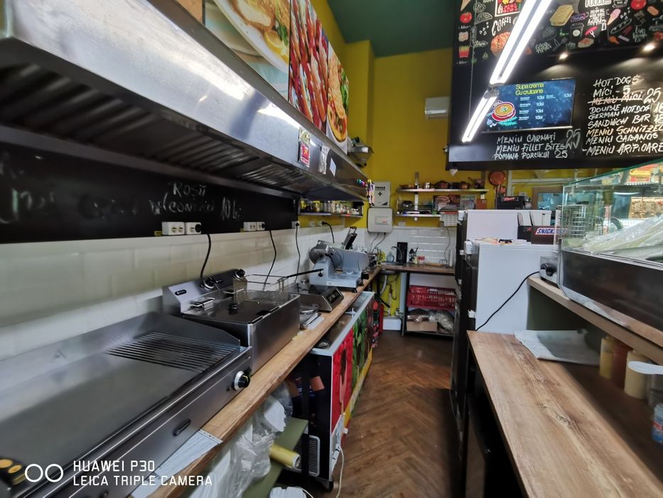 Predare spațiu echipat Fast food și coffee corner