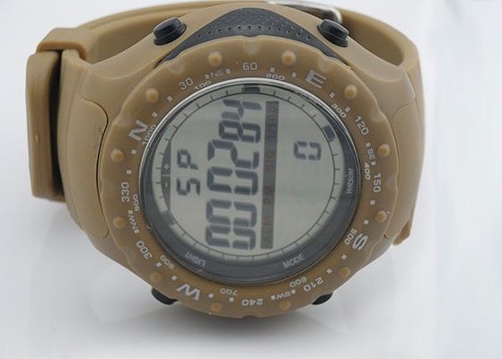 Продавам спортен часовник x lander military , vector и core нов !