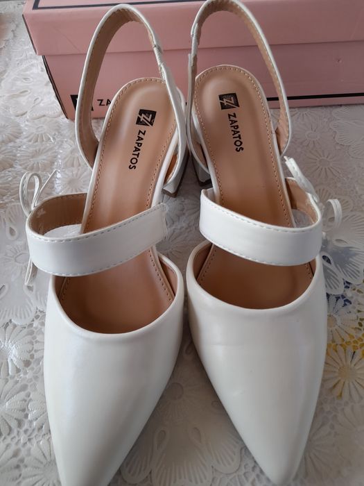 Zapatos Pantofi dama albi 39EU