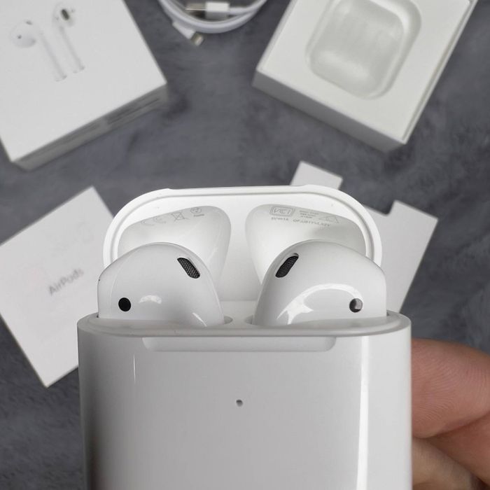 Airpods 2.2 Dubai