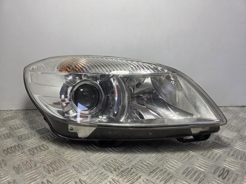 Far dreapta cu defect Skoda Fabia 2