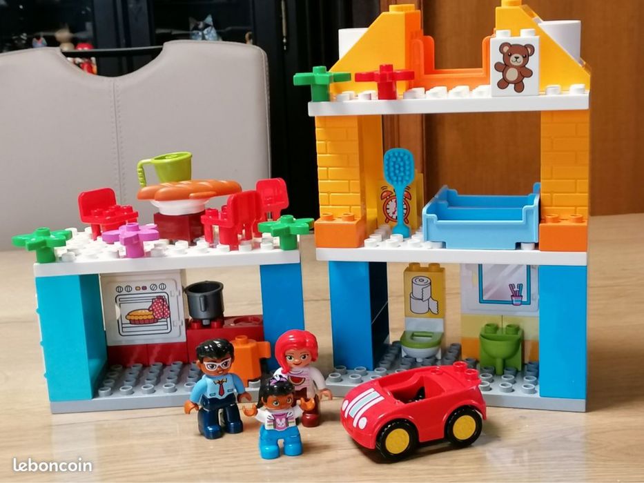 Набор Lego Duplo Домик с семьей