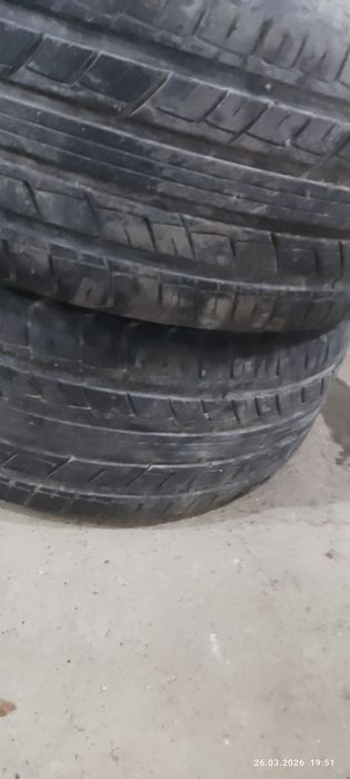 215 45 R17 balon sotiladi 2ta
