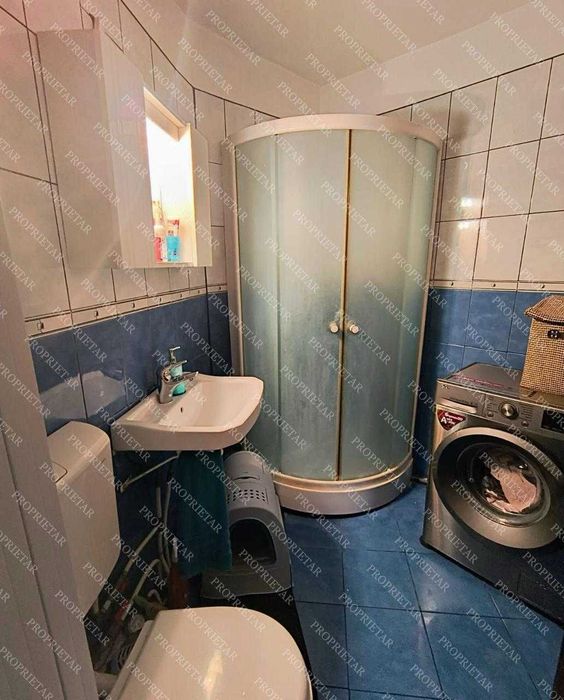 Persoană fizică, vânzare apartament 4 camere sau schimb cu 2 camere