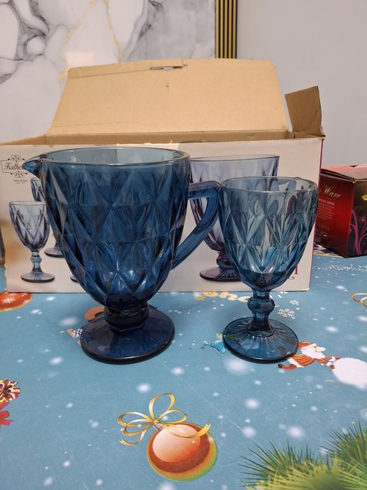 Набор бокалов и кувшин,рюмка