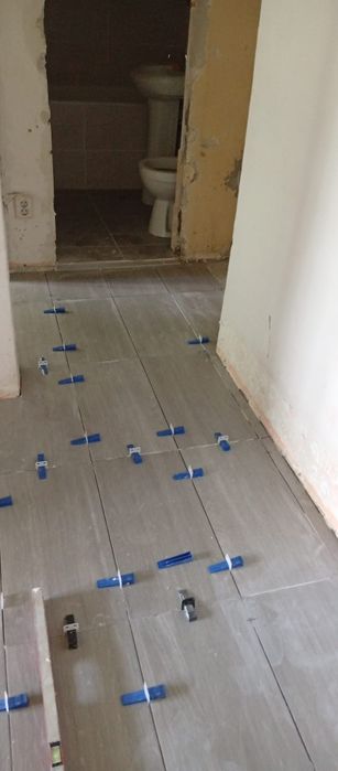 Execut lucrări de construcții finisaje interioare
