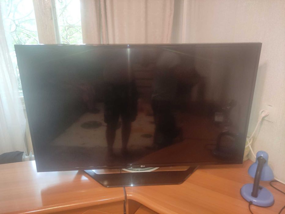 Продам телевизор LG диагональ 125 см