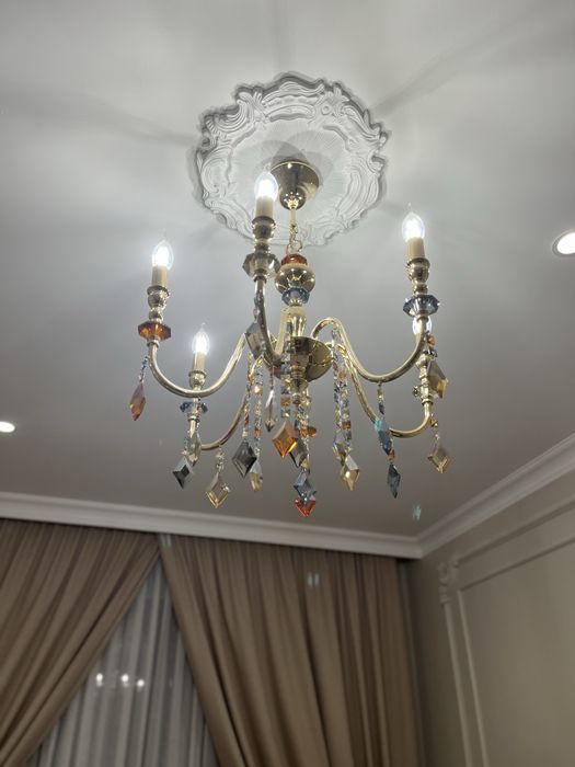 Продам 6 рожковую люстру.