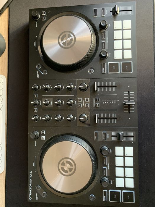 Пулт Native Instruments Traktor Kontrol S2