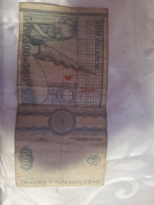 Vand o bagnota de 500 lei