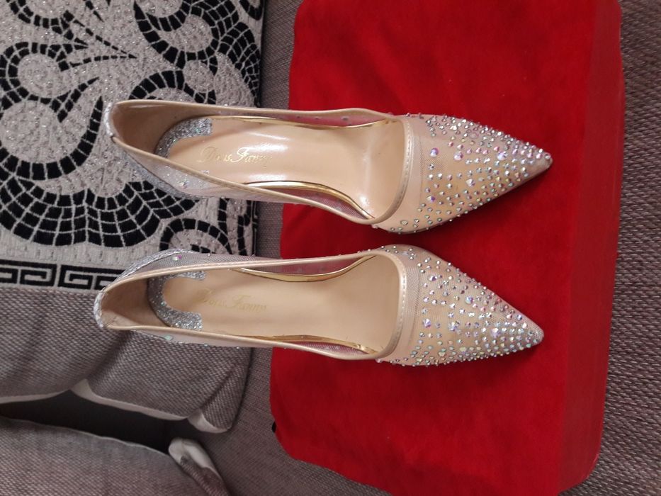 Продам туфли 35 р-р