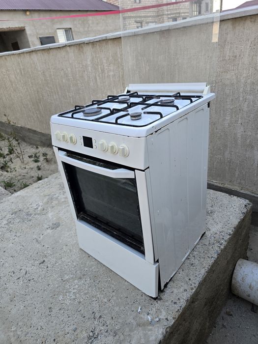 Продам газовую плиту Indesit