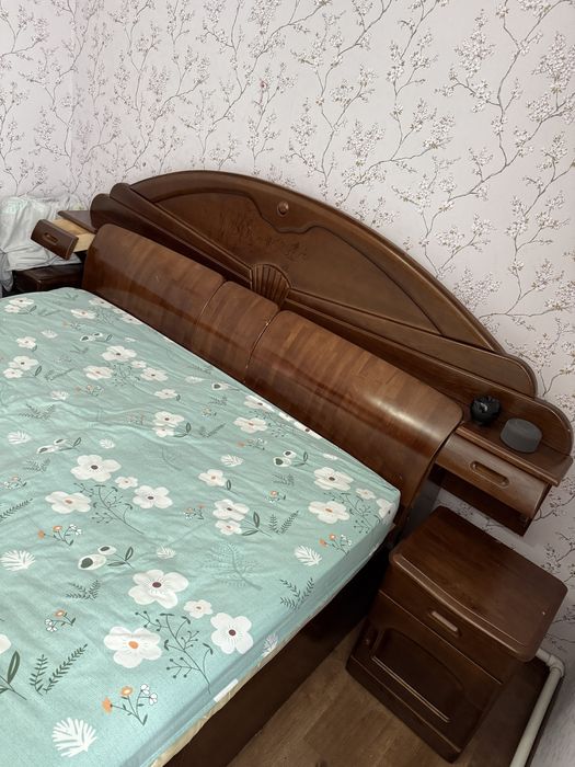 Продам спальный гарнитур