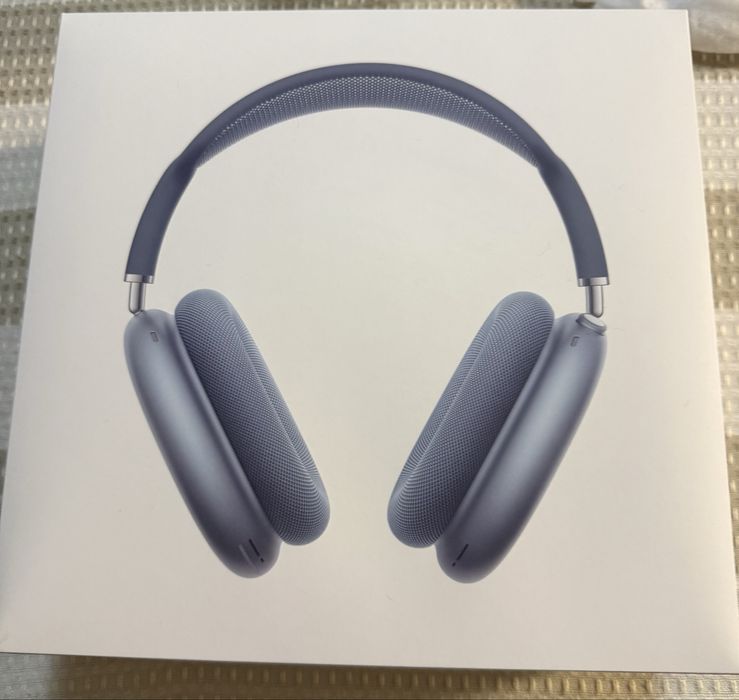 Air Pods Max син цвят