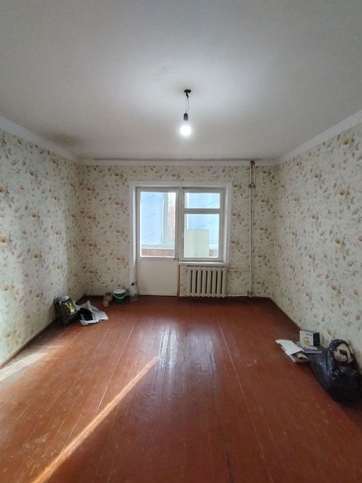 Чирчик ш. Центральный бозор кирпичный дом 1х/3/4